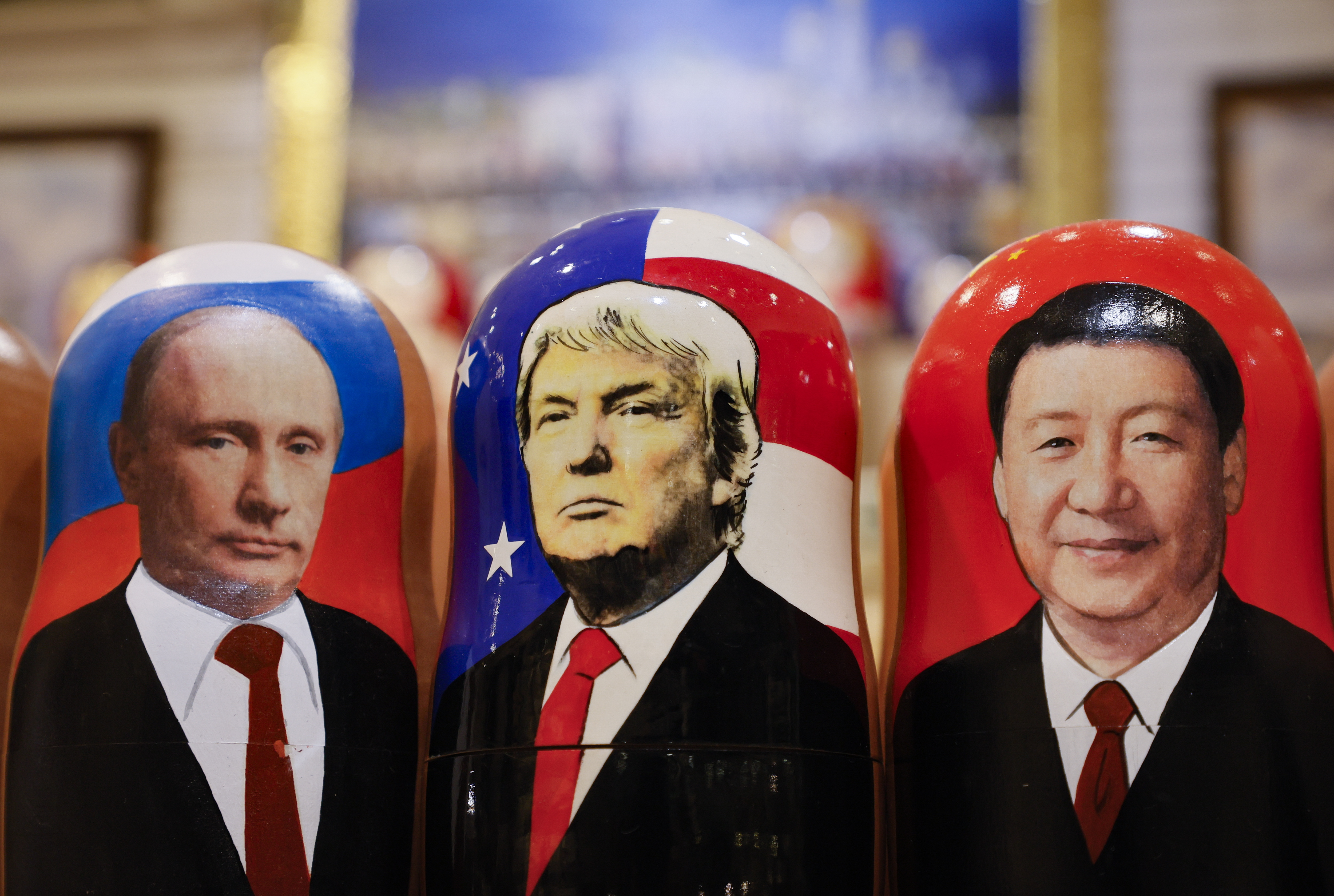 Moscow (Russian Federation), 06/11/2024.- Traditional Russian Matryoshka wooden dolls, also known as nesting dolls, depicting US Republican presidential candidate Donald J. Trump (C), Russian President Vladimir Putin (L) and Chinese President Xi Jinping (R) are on display at a gift shop in Moscow, Russia, 06 November 2024. US Republican presidential candidate Donald J. Trump has been elected the 47th president of the United States after having secured more than the 270 Electoral College votes necessary, following a tightly contested race with Democratic presidential candidate US Vice President Kamala Harris. (Elecciones, Rusia, Estados Unidos, Moscú) EFE/EPA/YURI KOCHETKOV