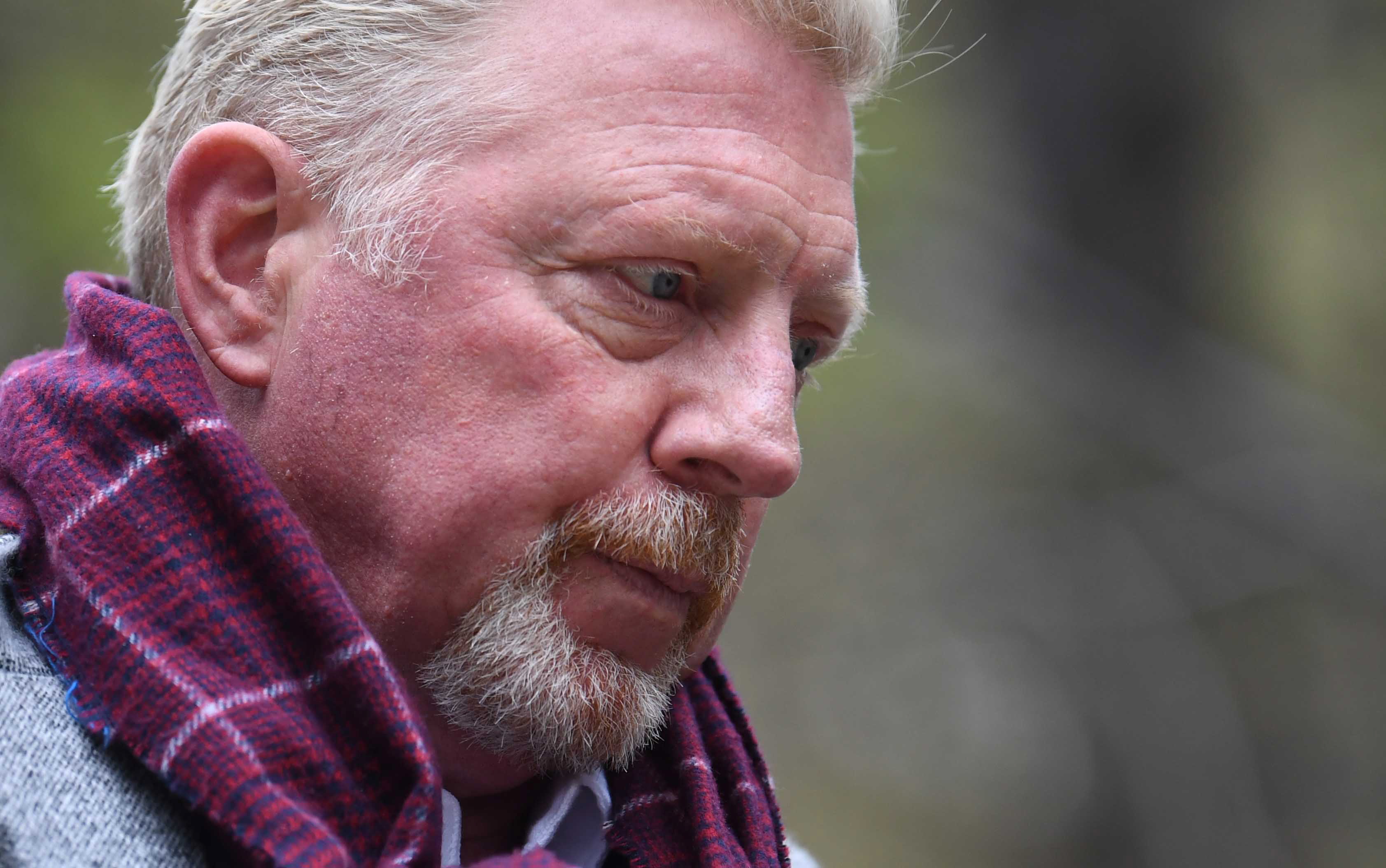London (United Kingdom), 08/04/2022.- Former tennis Champion and sports commentator Boris Becker arrives at Southwark Crown Court in London, Britain, 08 April 2022. Becker is in court after declaring bankruptcy. The six-time Grand Slam champion is accused of having 'acted dishonestly' when he failed to hand over trophies and medals, including his Wimbledon titles, to pay off his debts, the court heard on 21 March. Becker was declared bankrupt in June 2017. (Tenis, Reino Unido, Londres) EFE/EPA/NEIL HALL