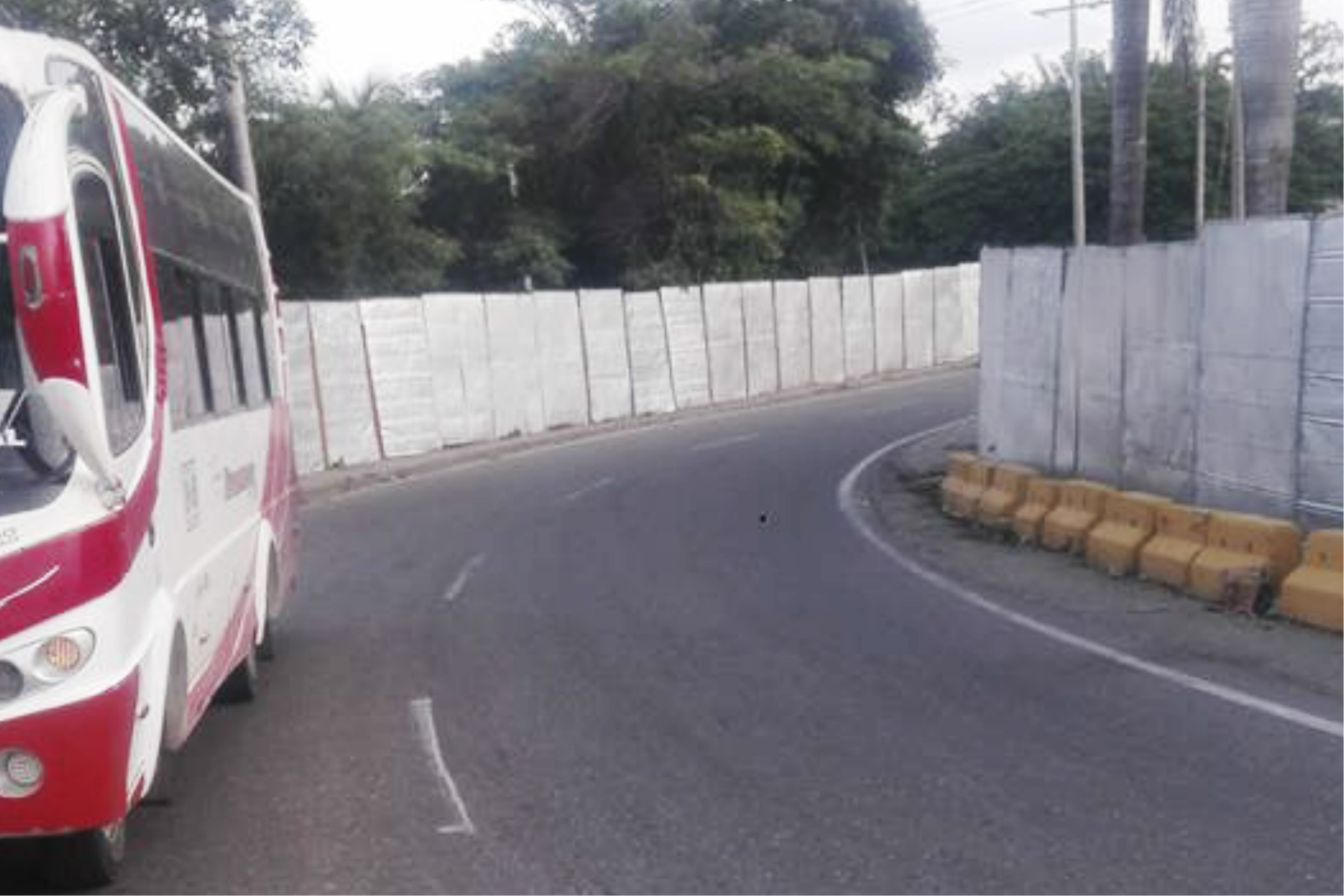 En Cartagena habían cercado un barrio por la visita del papa Francisco
