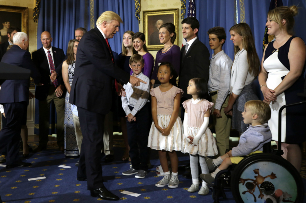 Trump pone a prueba la unión de los republicanos con nuevo debate sobre el Obamacare
