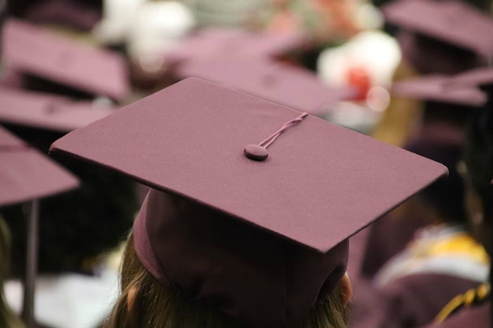 Con tutela, estudiante logra que la gradúen como “abogada” y no como “abogado”