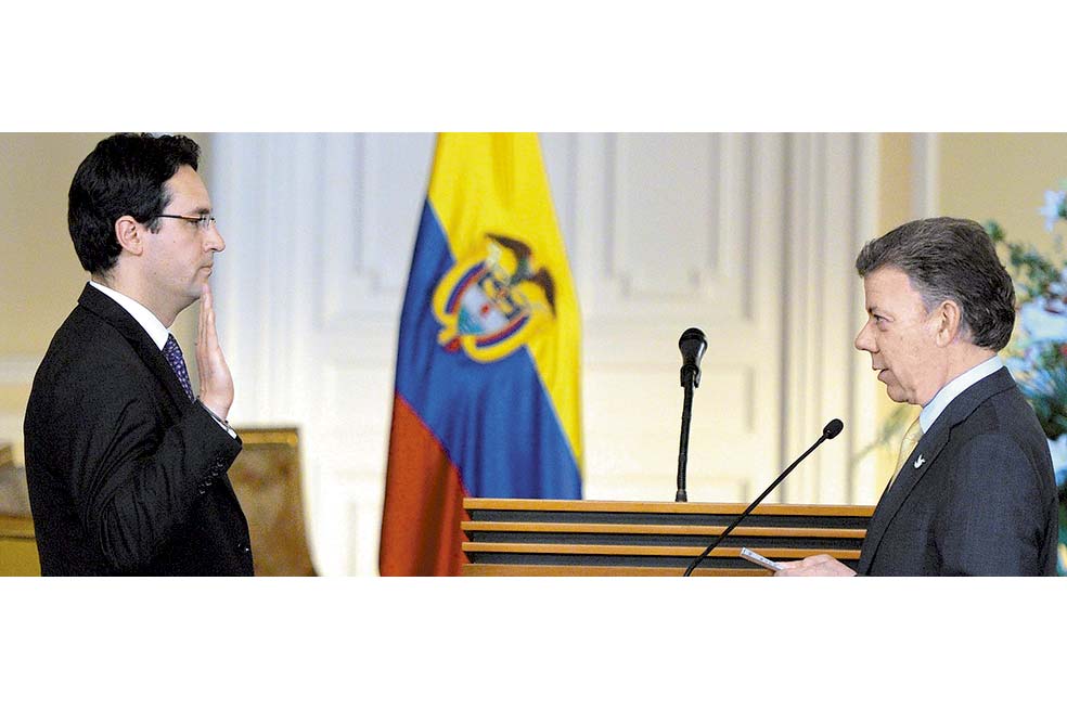 La reunión que enreda al zar anticorrupción