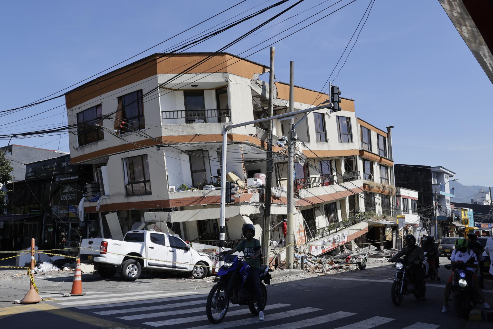 Gobierno anuncia crédito de USD 450 millones y otras medidas económicas tras la emergencia