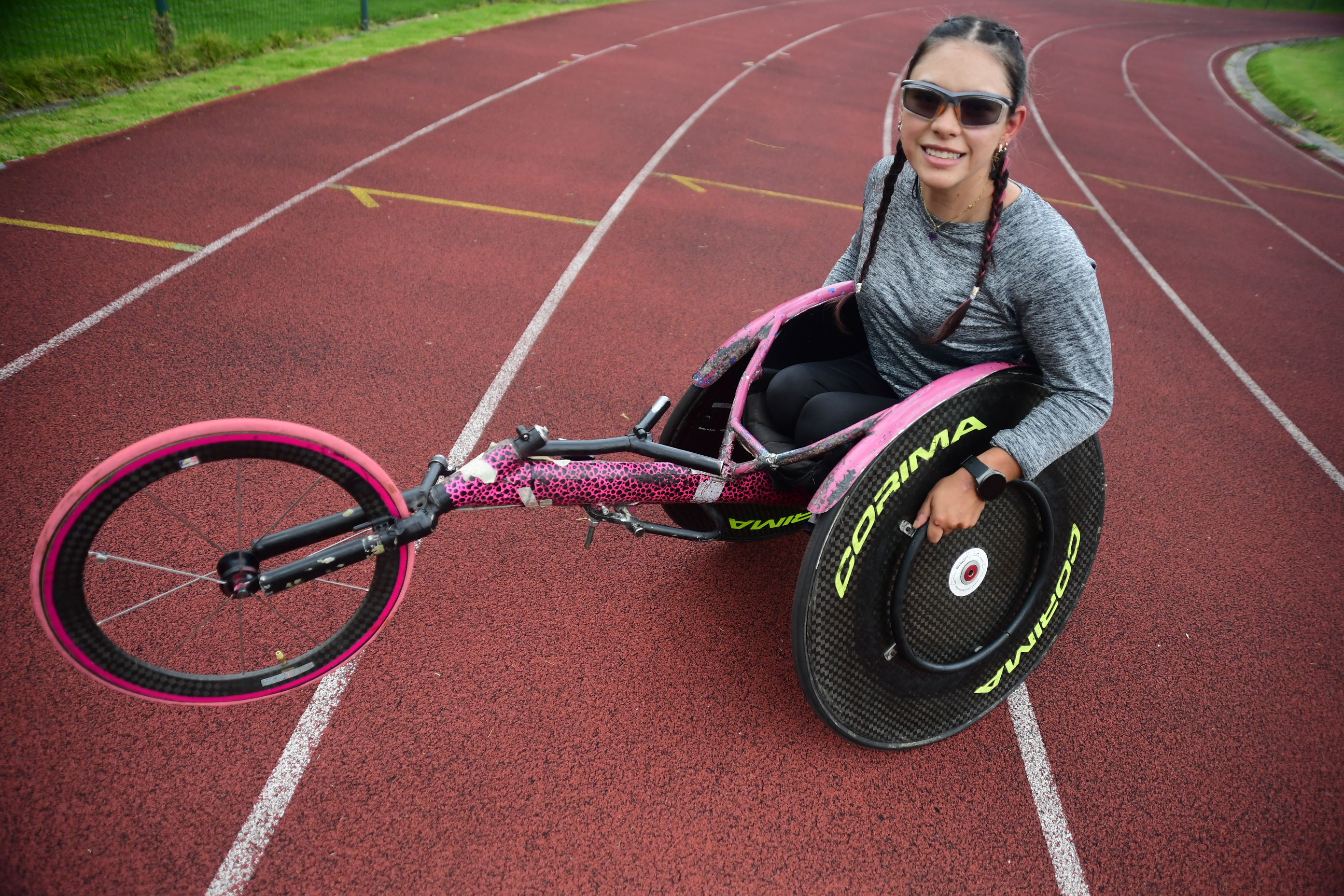 Atleta paralímpica quedó en UCI tras ser arrastrada por bus del SITP: denuncian negligencia