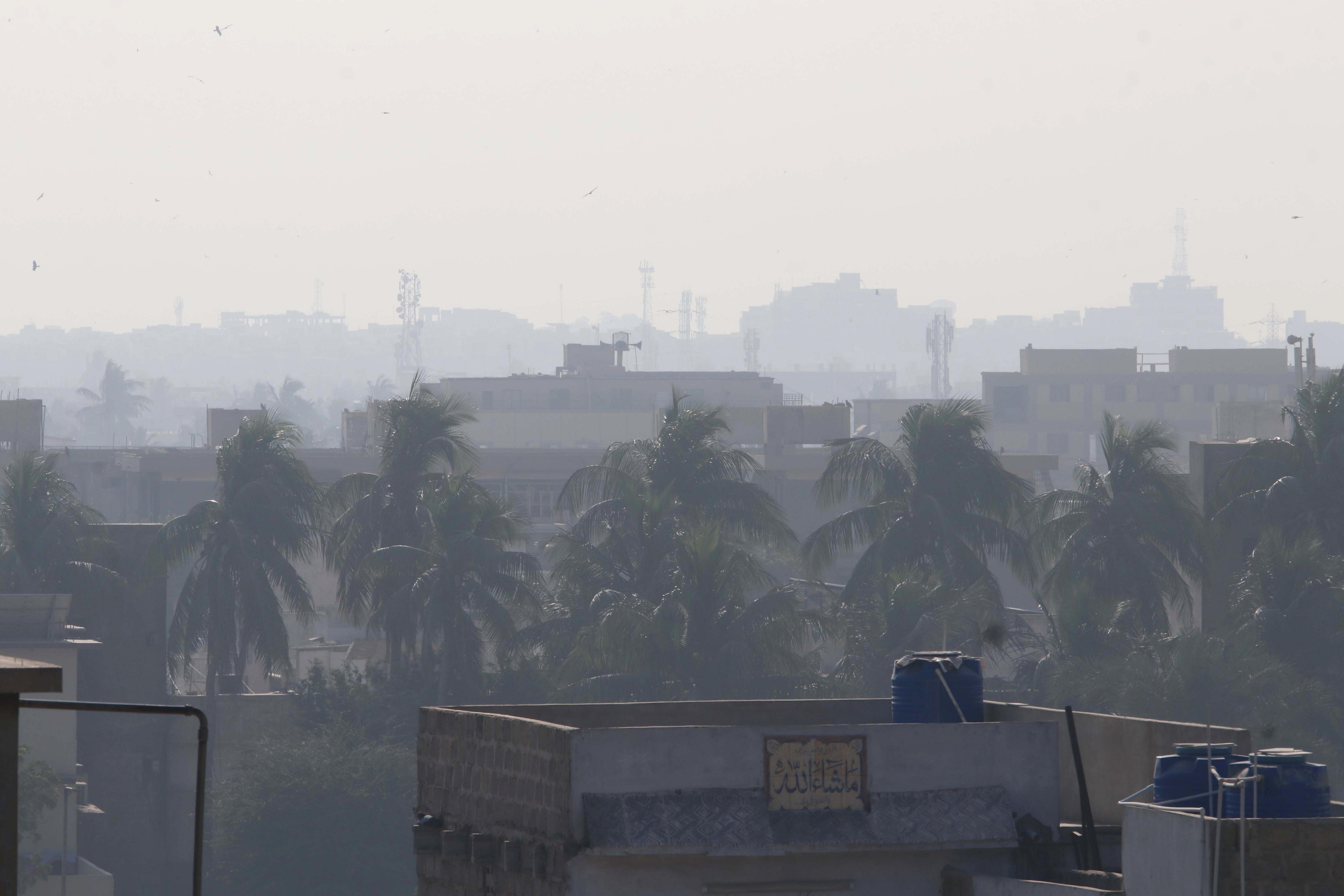 En Pakistán utilizan lluvia artificial para reducir los niveles de contaminación