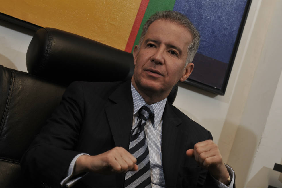 Defensa de Cárdenas dice que fiscal González amerita investigación