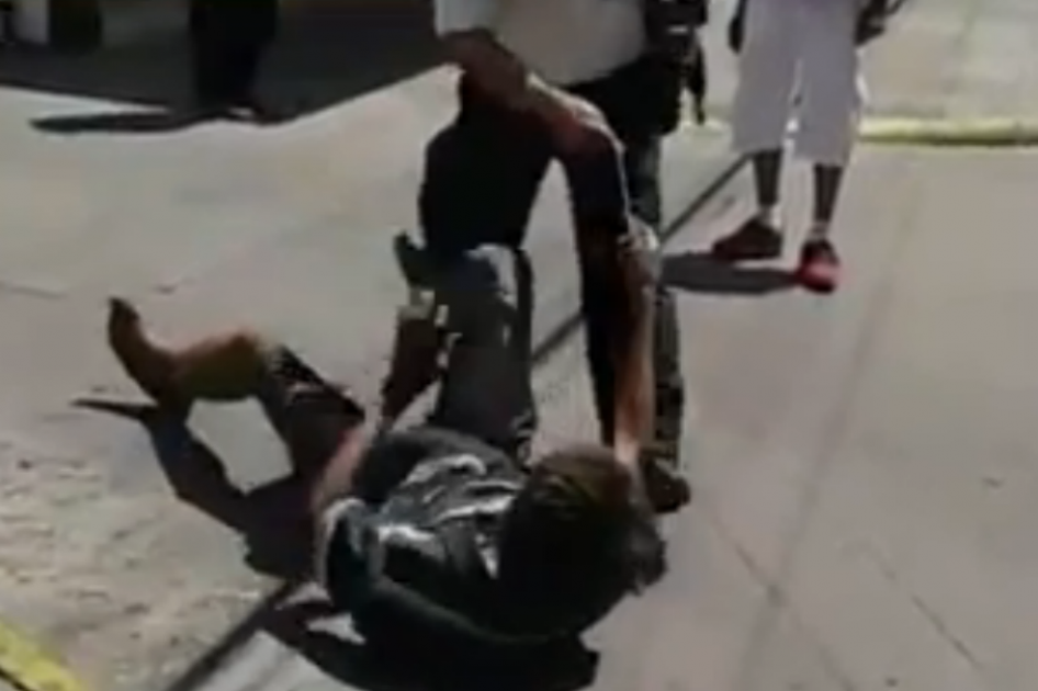 Ciudadano golpeó a un habitante de la calle para recuperar celular robado