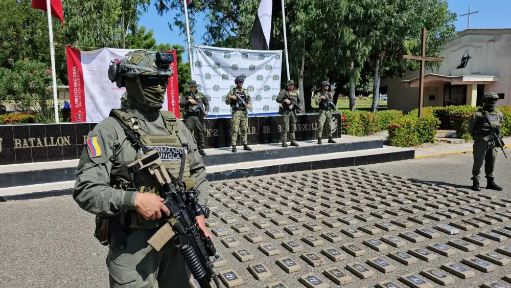 EE. UU. le pide a Colombia acelerar la implementación de la estrategia antidrogas
