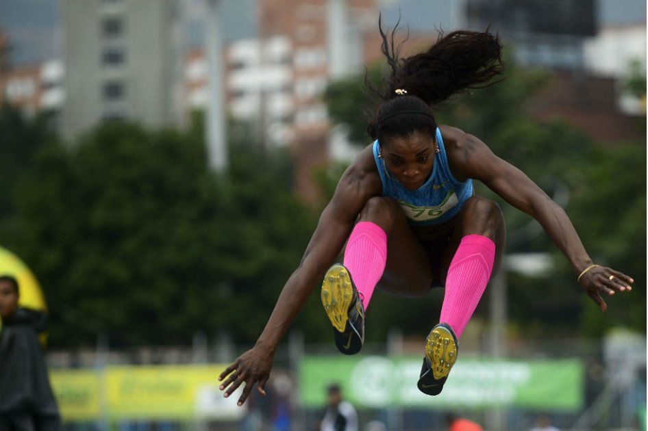 La colombiana Caterine Ibargüen domina el salto triple desde el año 2013. / AFP