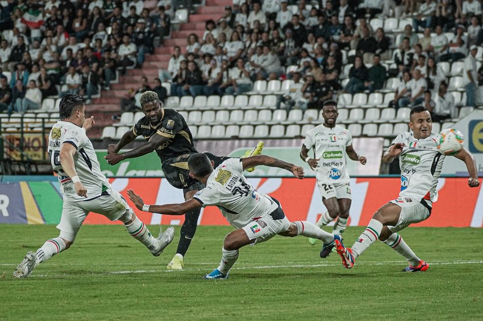 Dairon Asprilla abrió el marcador en la victoria de Atlético Nacional sobre Once Caldas (2-1).
