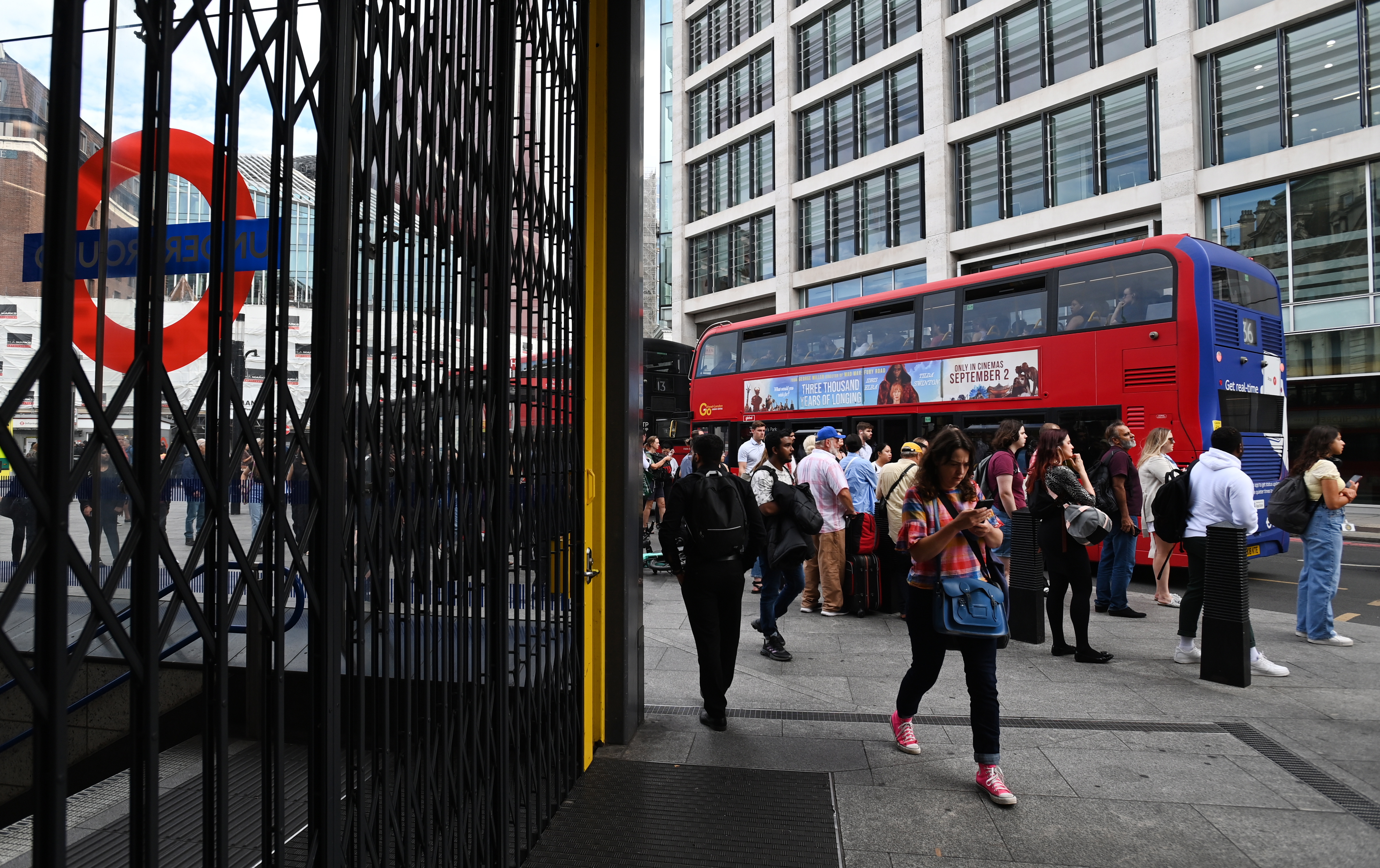 Huelgas paralizan el transporte público en Londres: ¿qué piden los trabajadores?