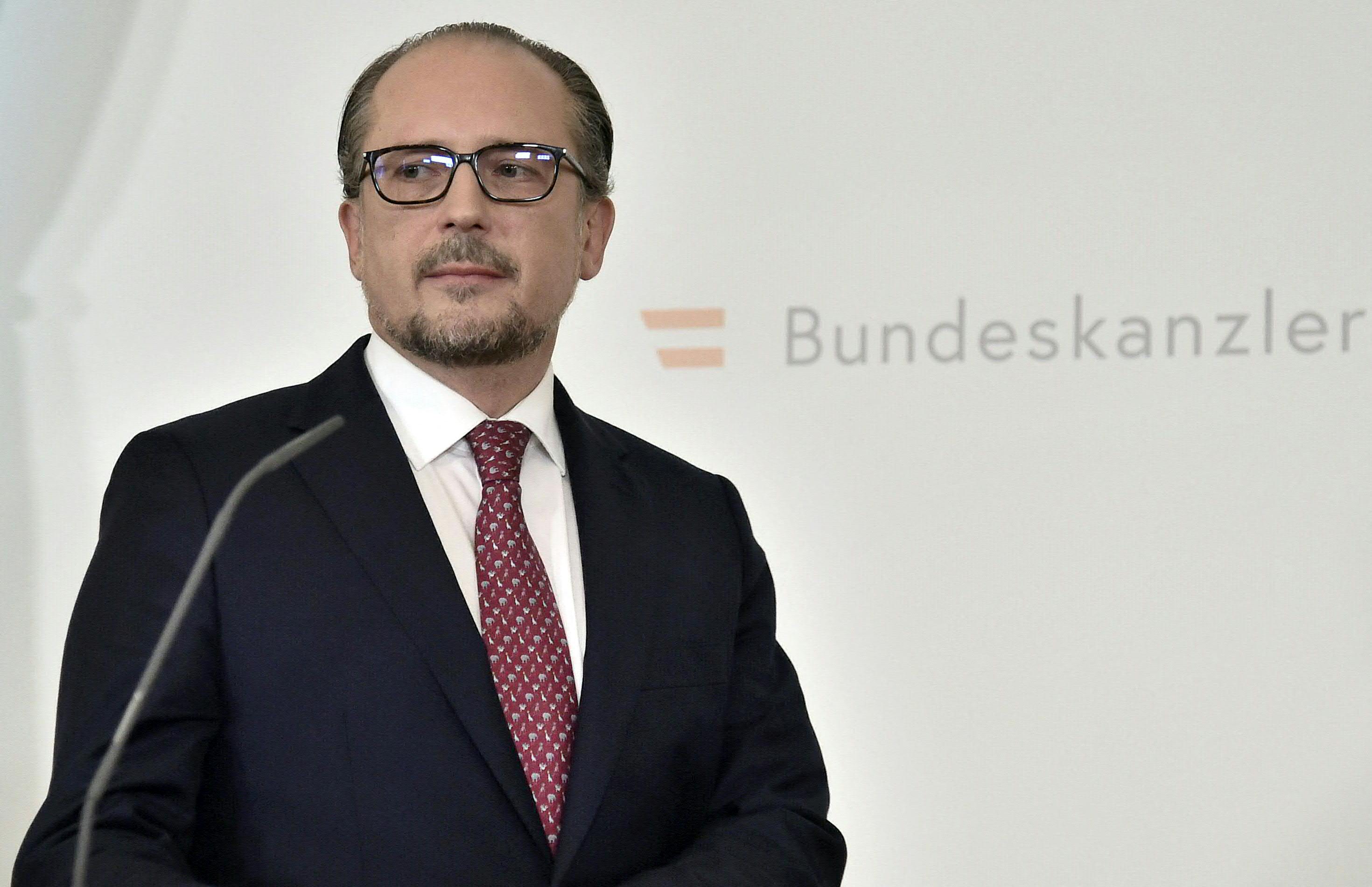 Alexander Schallenberg se posesionó como nuevo canciller de Austria