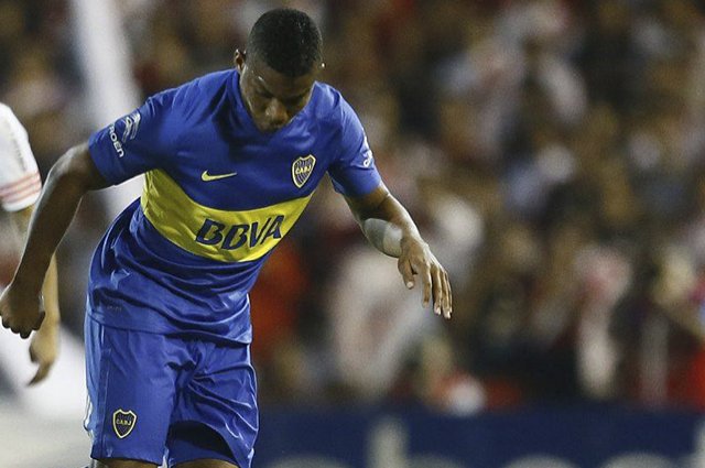 Frank Fabra se lesionó en su debut con Boca Juniors