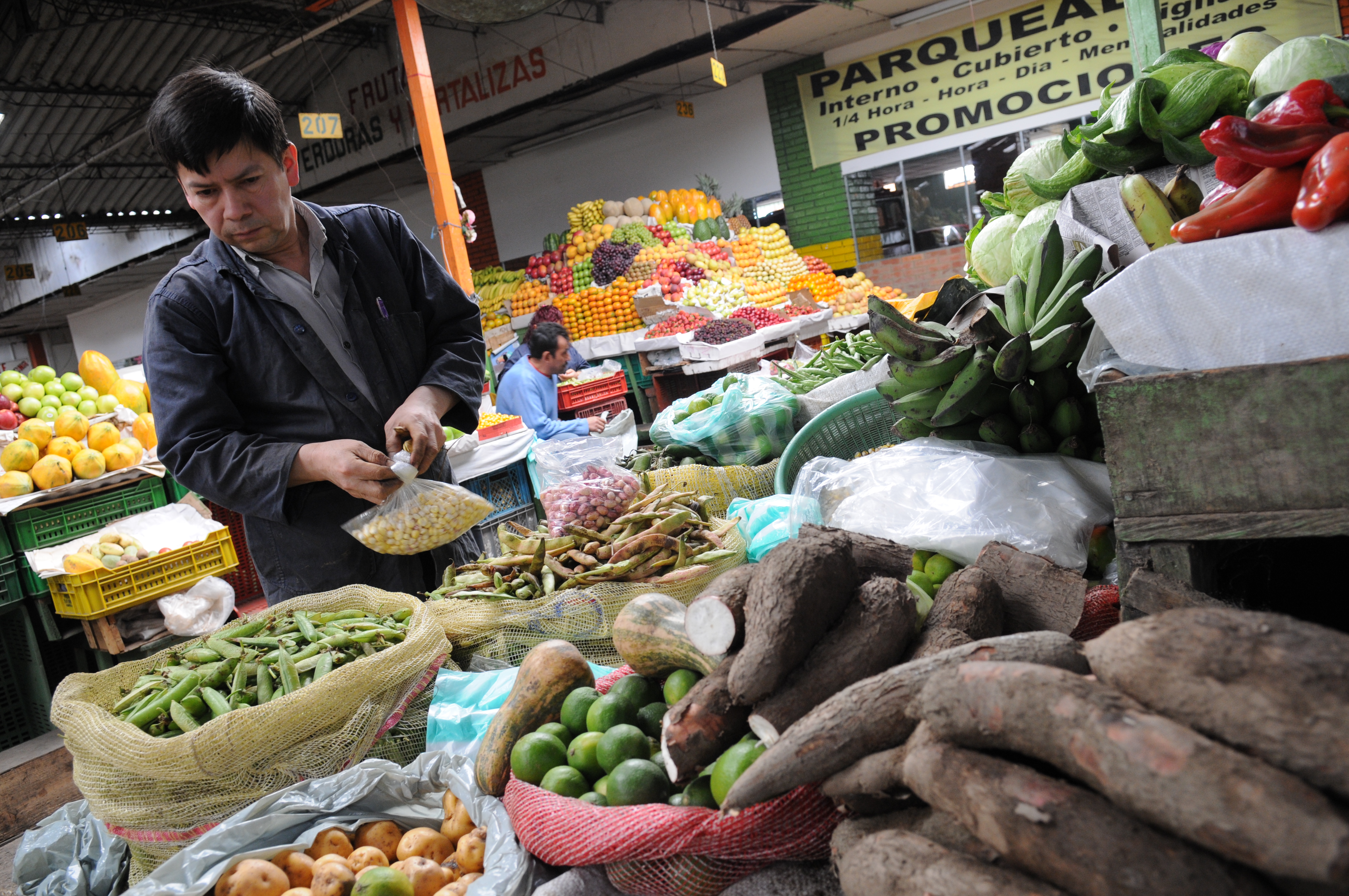 Durante pandemia, plazas de mercado de Bogotá han hecho más de 500 mil domicilios