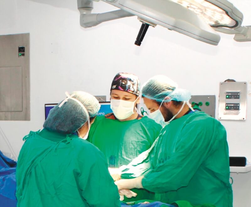 Profesionales en salud: hay muchos, pero están mal distribuidos