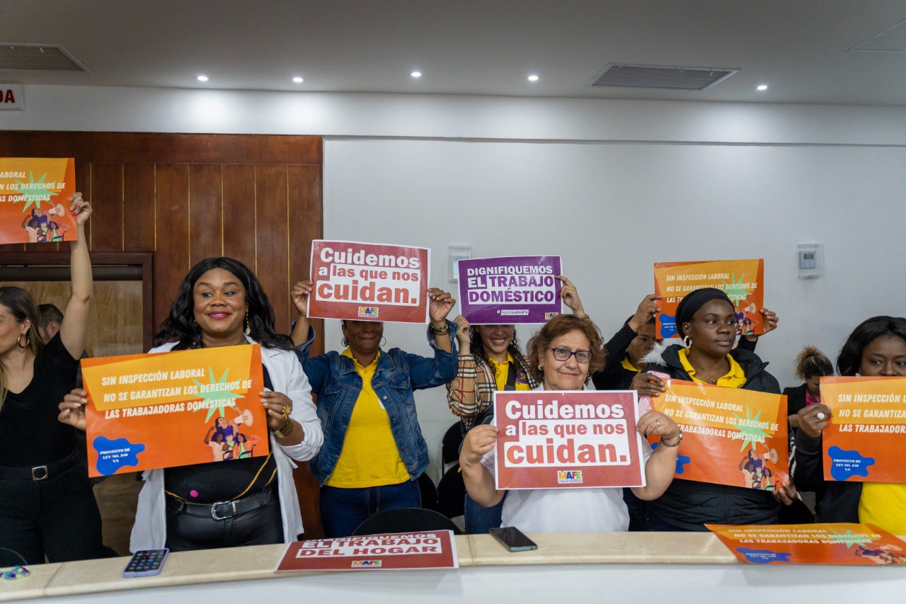 La propuesta, construida junto a organizaciones internacionales y trabajadoras del sector, busca formalizar el trabajo doméstico y fortalecer la capacidad del Estado para inspeccionar y garantizar el cumplimiento de sus derechos.