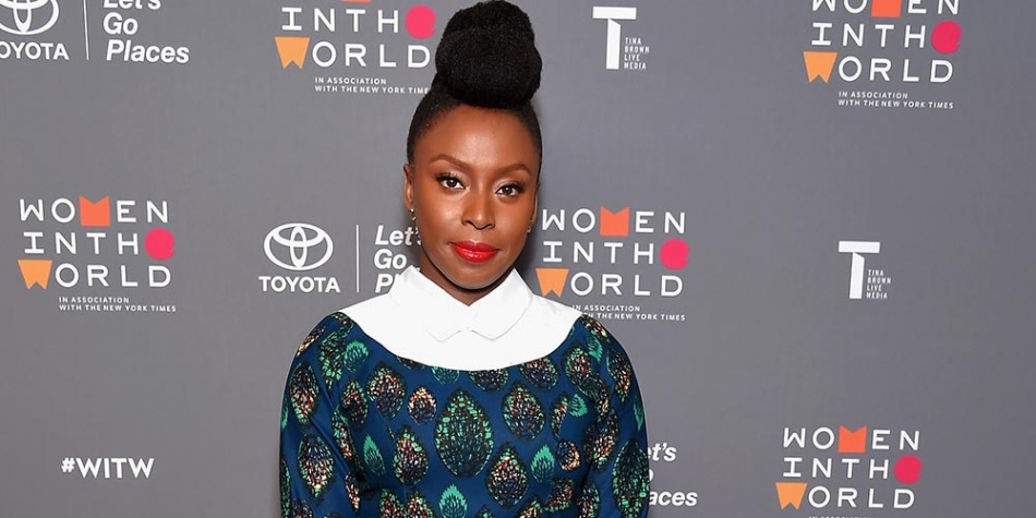 Cómo educar desde el feminismo, según la escritora Chimamanda Ngozi