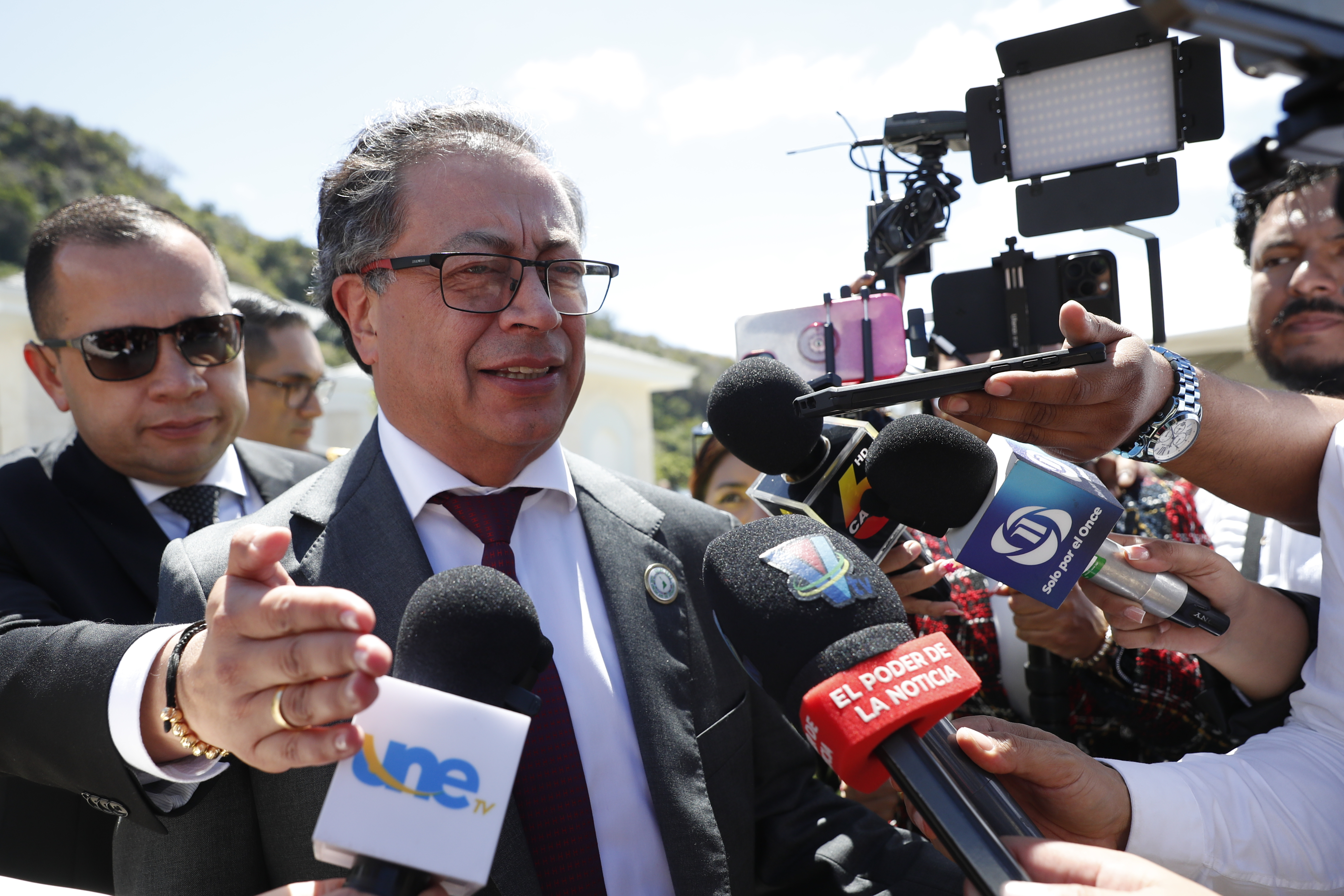 Fiscalía acusará a hombre que interrumpió alocuciones de Gustavo Petro