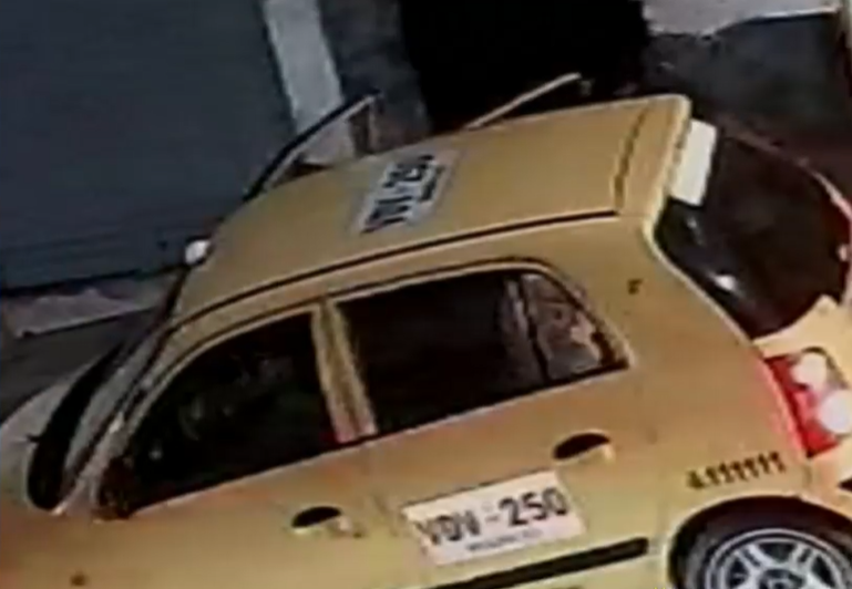En manada y escapan en un taxi, así estarían robando a habitantes de San Cristóbal