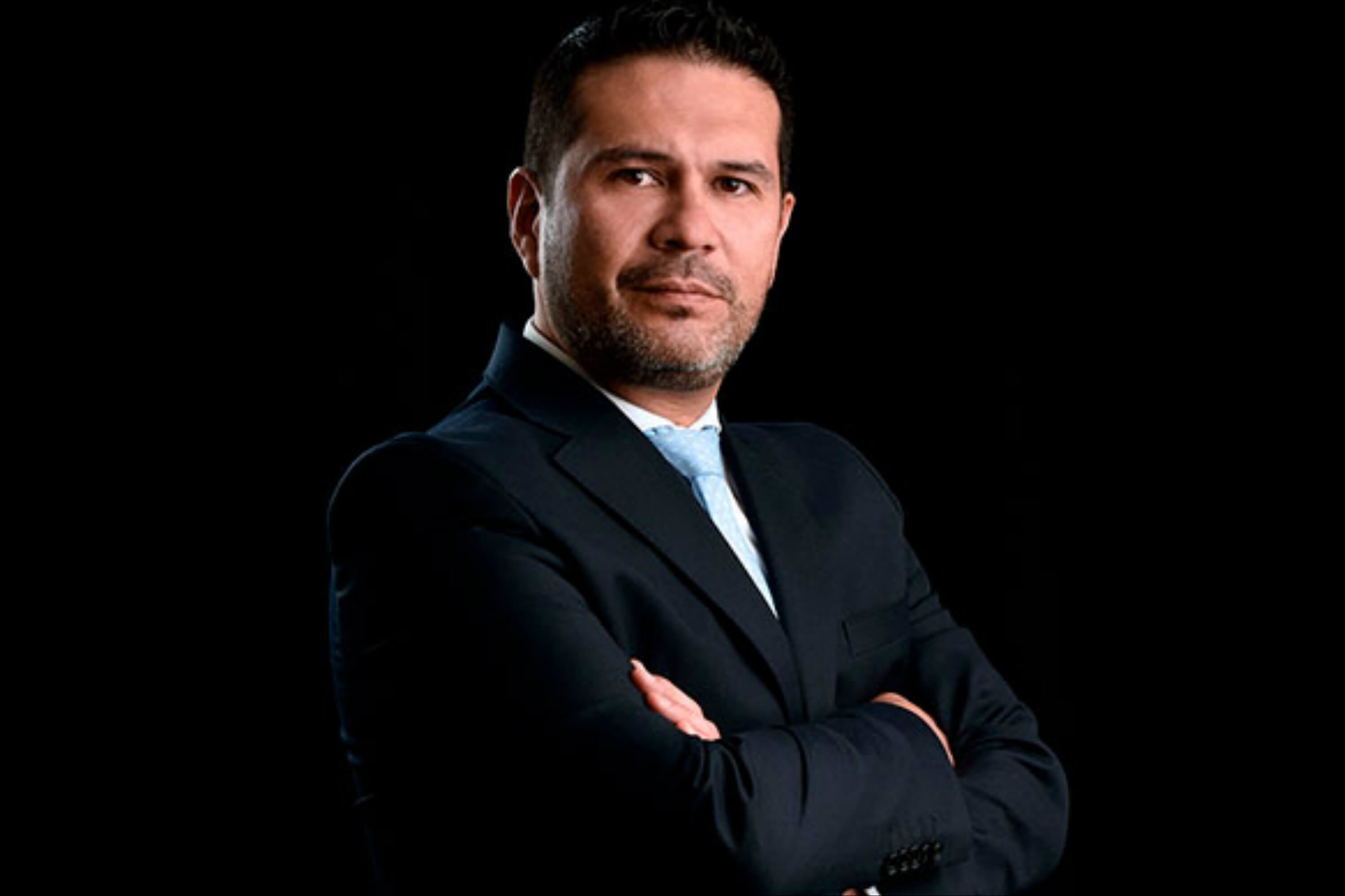 CNE levanta sesión ante presencia de Hollman Ibáñez