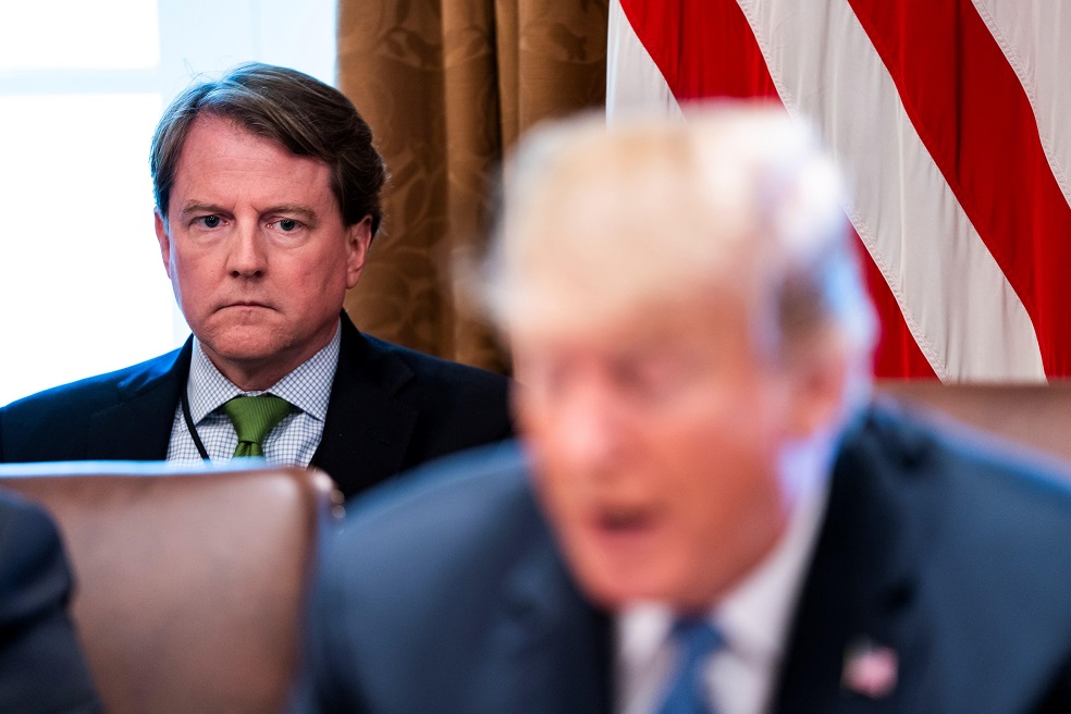 Abogado escudo de Trump en investigación de la trama rusa dejará su puesto