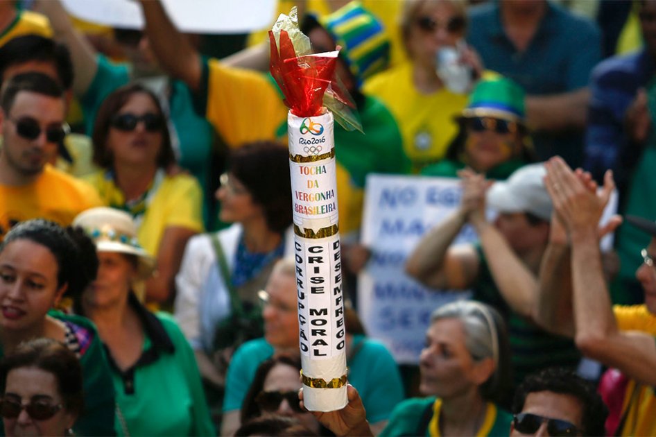 Protestas ensombrecen el ambiente a horas de la apertura de Rio-2016