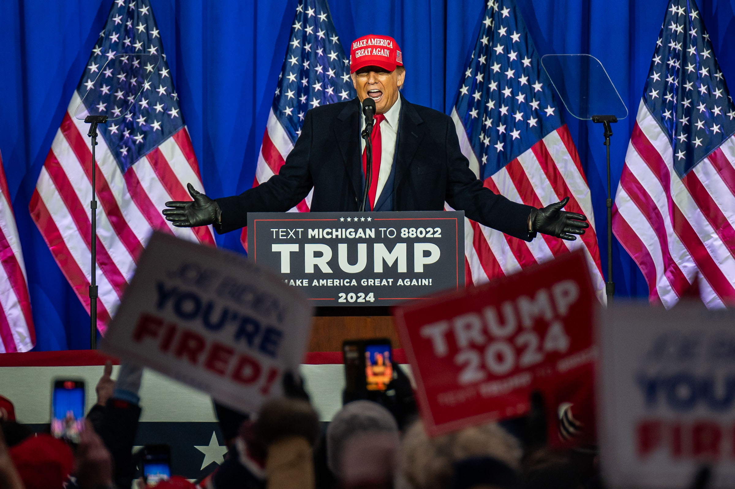 Milei y Bukele: la ultraderecha latinoamericana que abraza al trumpismo