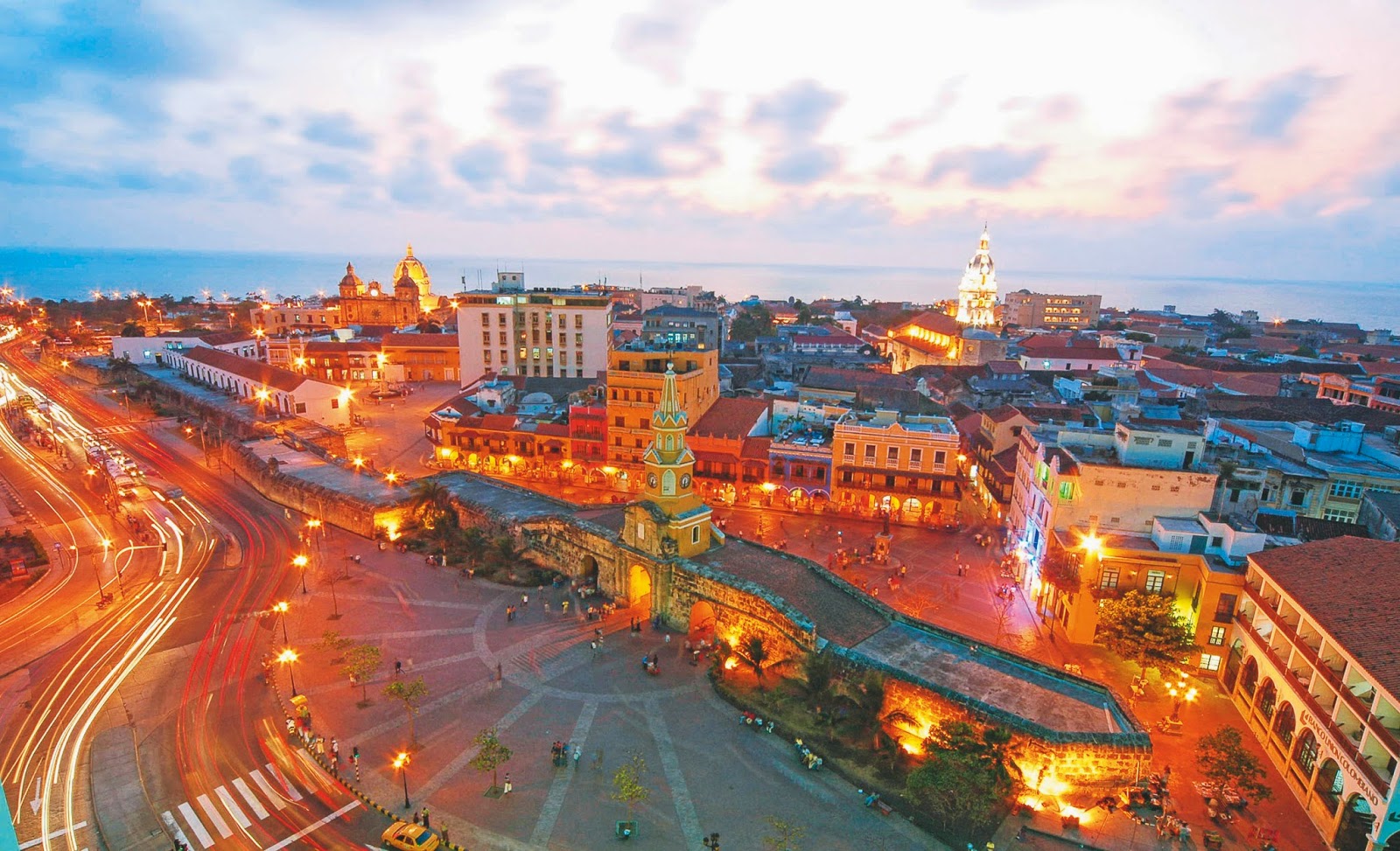 Polémica en Cartagena por modelo que posó semidesnuda en el centro histórico