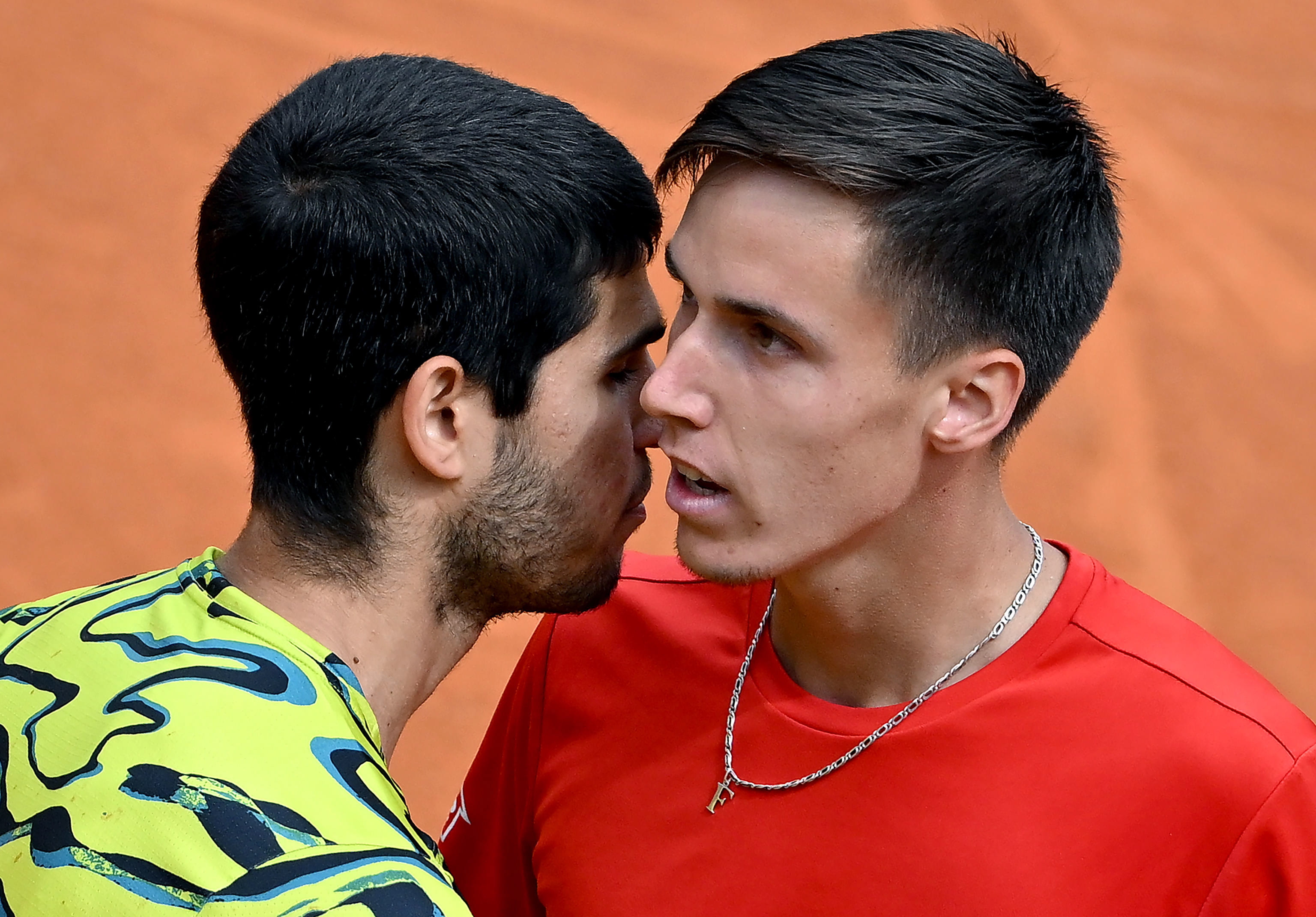 Tumbaron al favorito en Roma: Alcaraz, eliminado en Italia