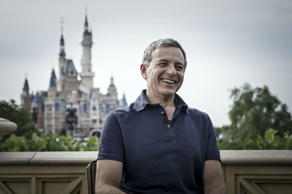 Presidente de Disney gana US$100 millones en acciones por pacto con Fox