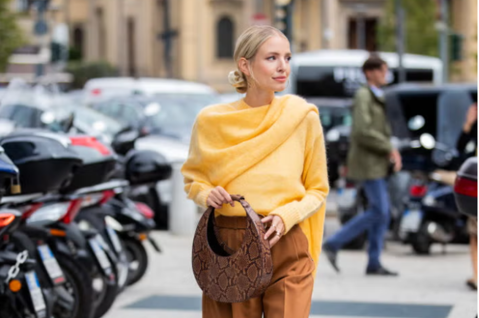 Bolso animal print en tendencias de bolsos 2024