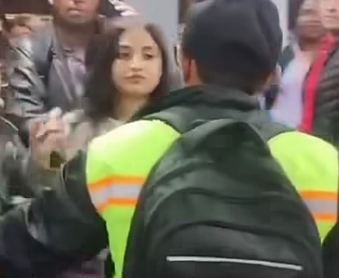 Nueva agresión en Transmilenio: guarda interpuso denuncia tras ataque en estación Las Flores