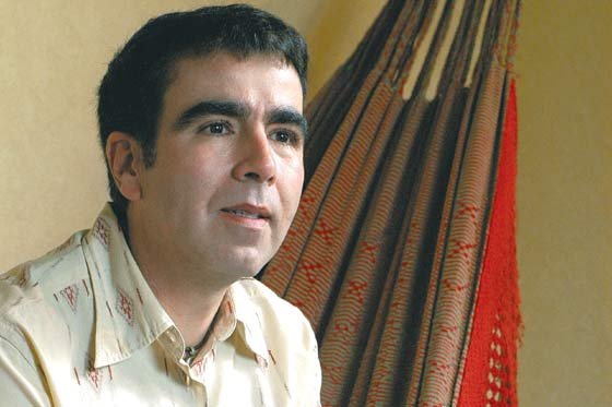 Colombiano Jorge Franco gana el Premio Alfaguara