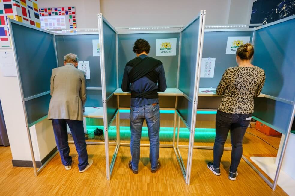¿Quién ganó y quién perdió durante primera jornada de votación al Parlamento Europeo?