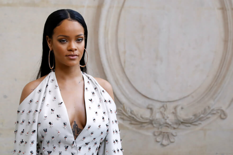 Rihanna, de 31 años, posee la marca de ropa deportiva Fenty. / PATRICK KOVARIK / AFP