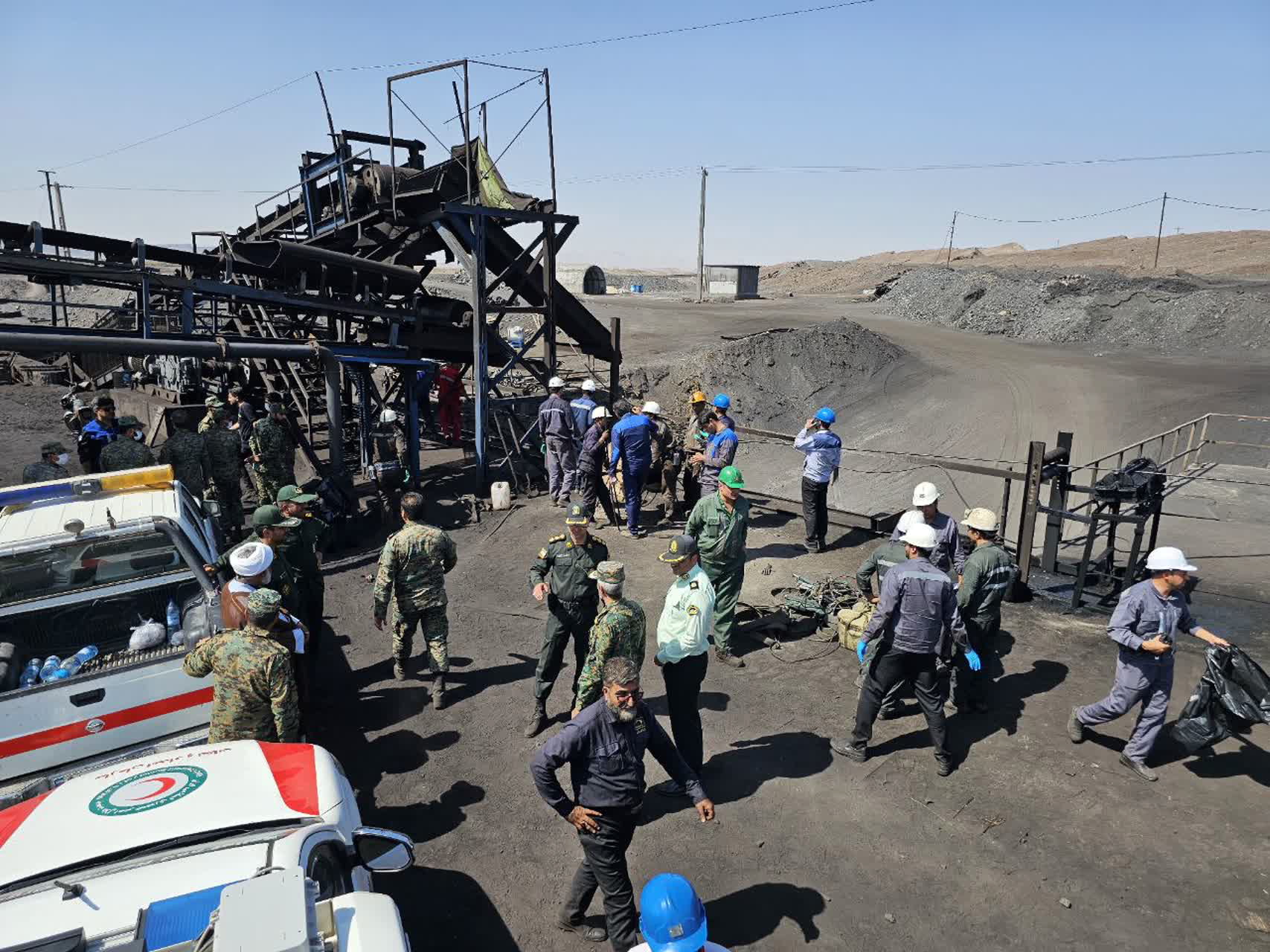 Explosión de una mina en Irán dejó al menos 51 muertos y decenas de desaparecidos