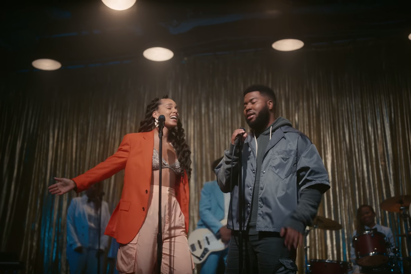 Alicia Keys se une a Khalid y presenta “So done”