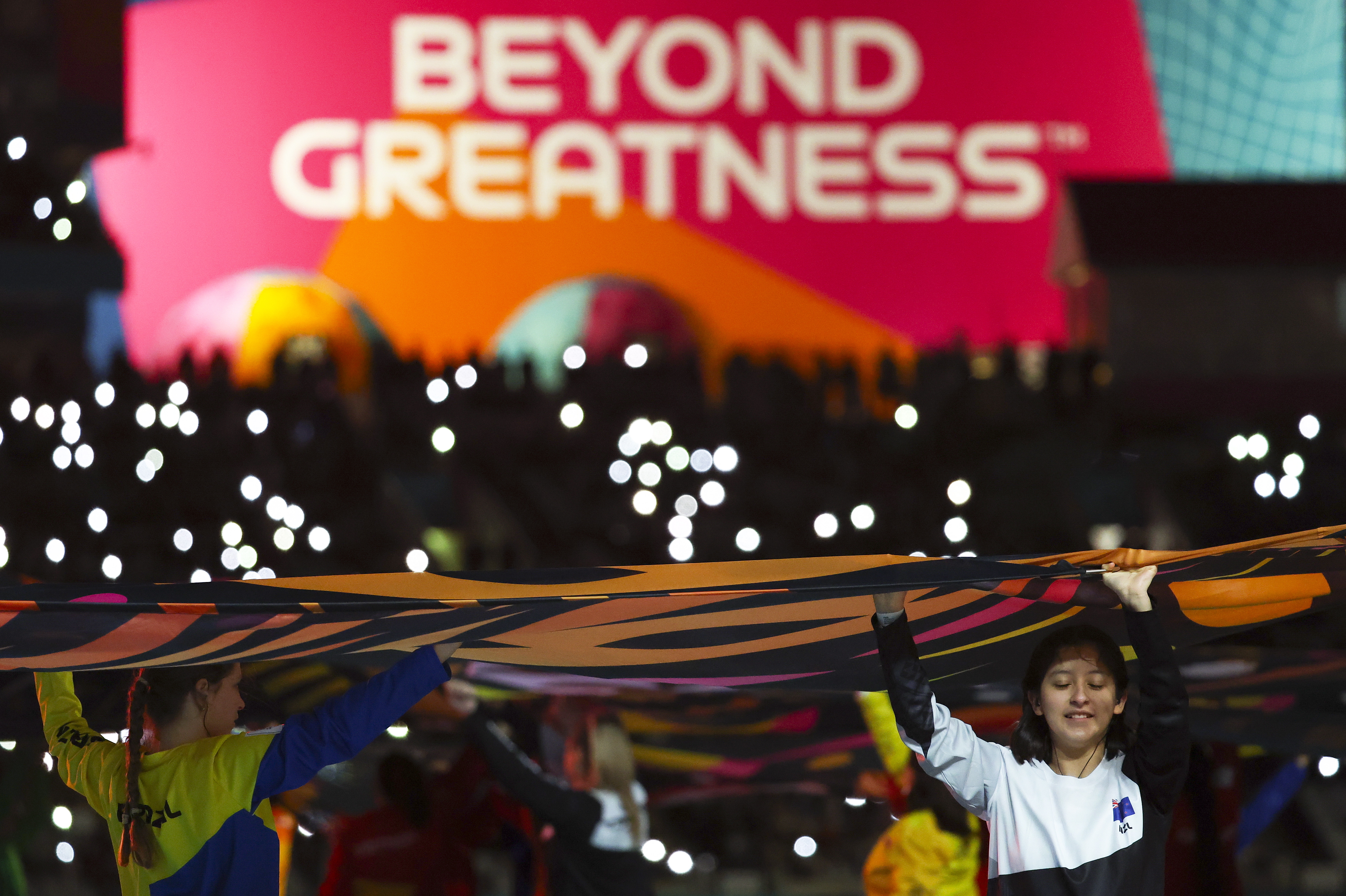 Auckland (New Zealand), 20/07/2023.- Performers react during the opening ceremony of the FIFA Women's World Cup ahead of the group A soccer match between New Zealand and Norway, in Auckland, New Zealand, 20 July 2023. (Mundial de Fútbol, Nueva Zelanda, Noruega) EFE/EPA/HOW HWEE YOUNG