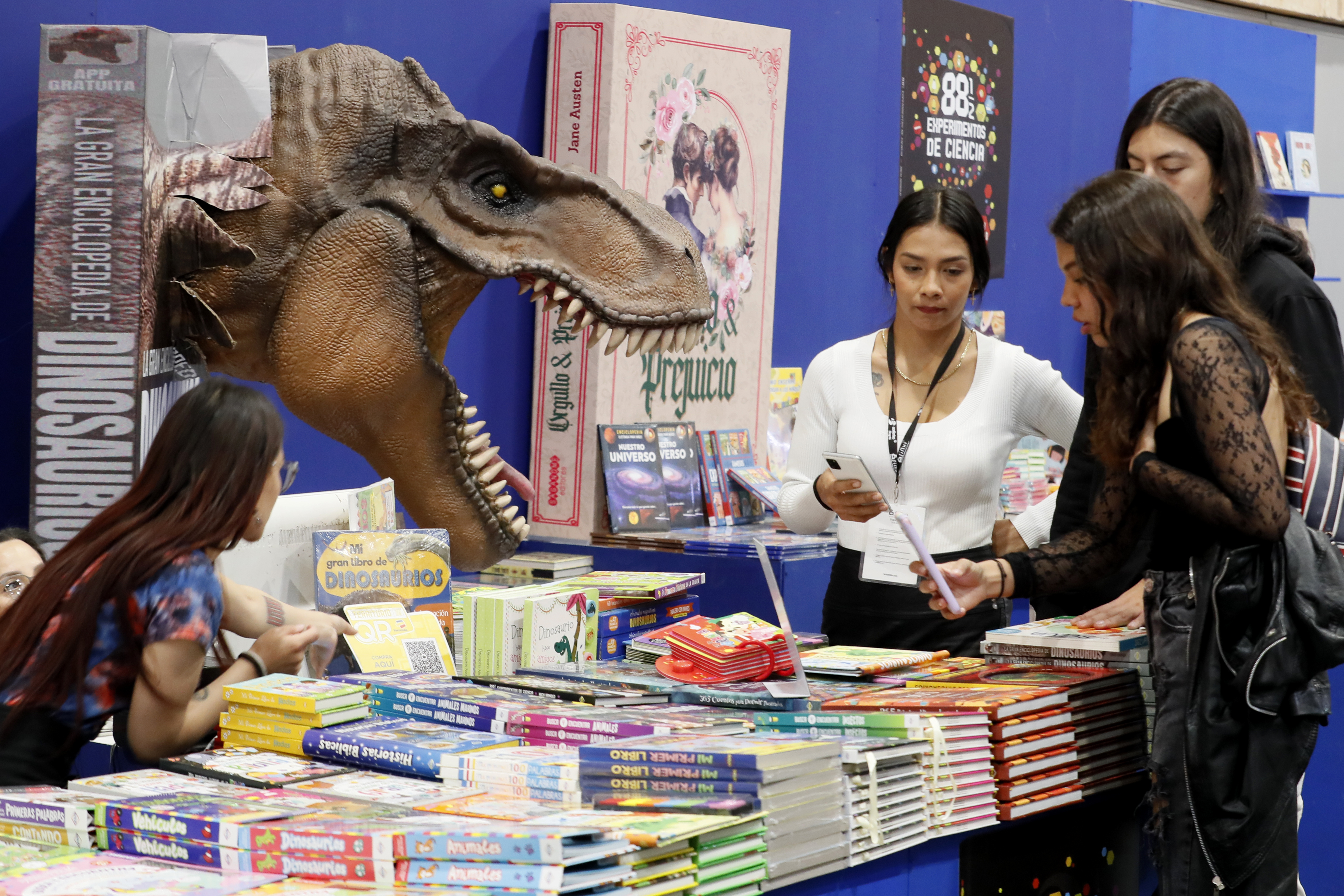 Programación Feria del Libro 20 de abril: horarios, eventos e invitados
