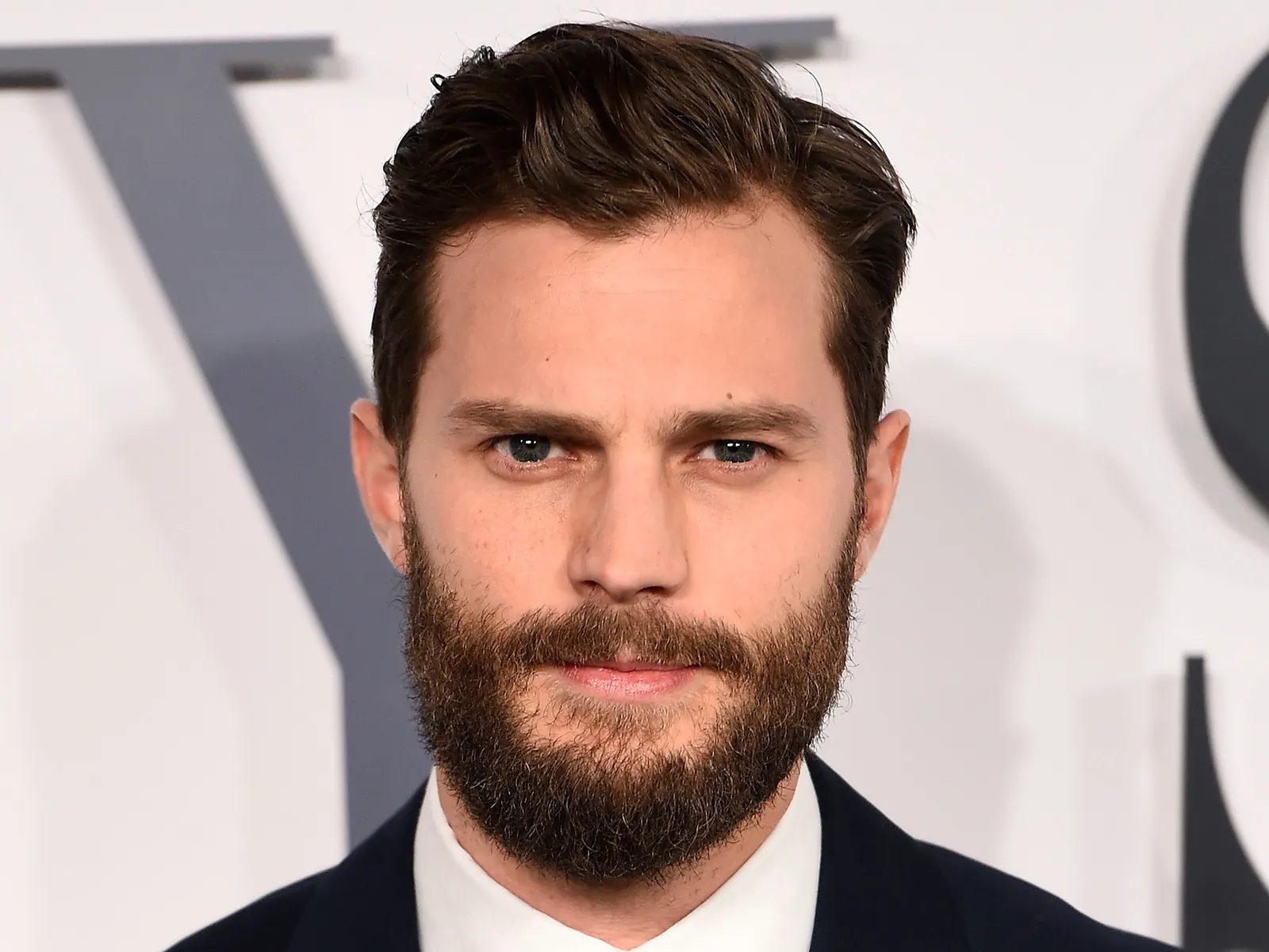 Jamie Dornan, de “50 sombras de Grey”, fue hospitalizado por tocar una oruga