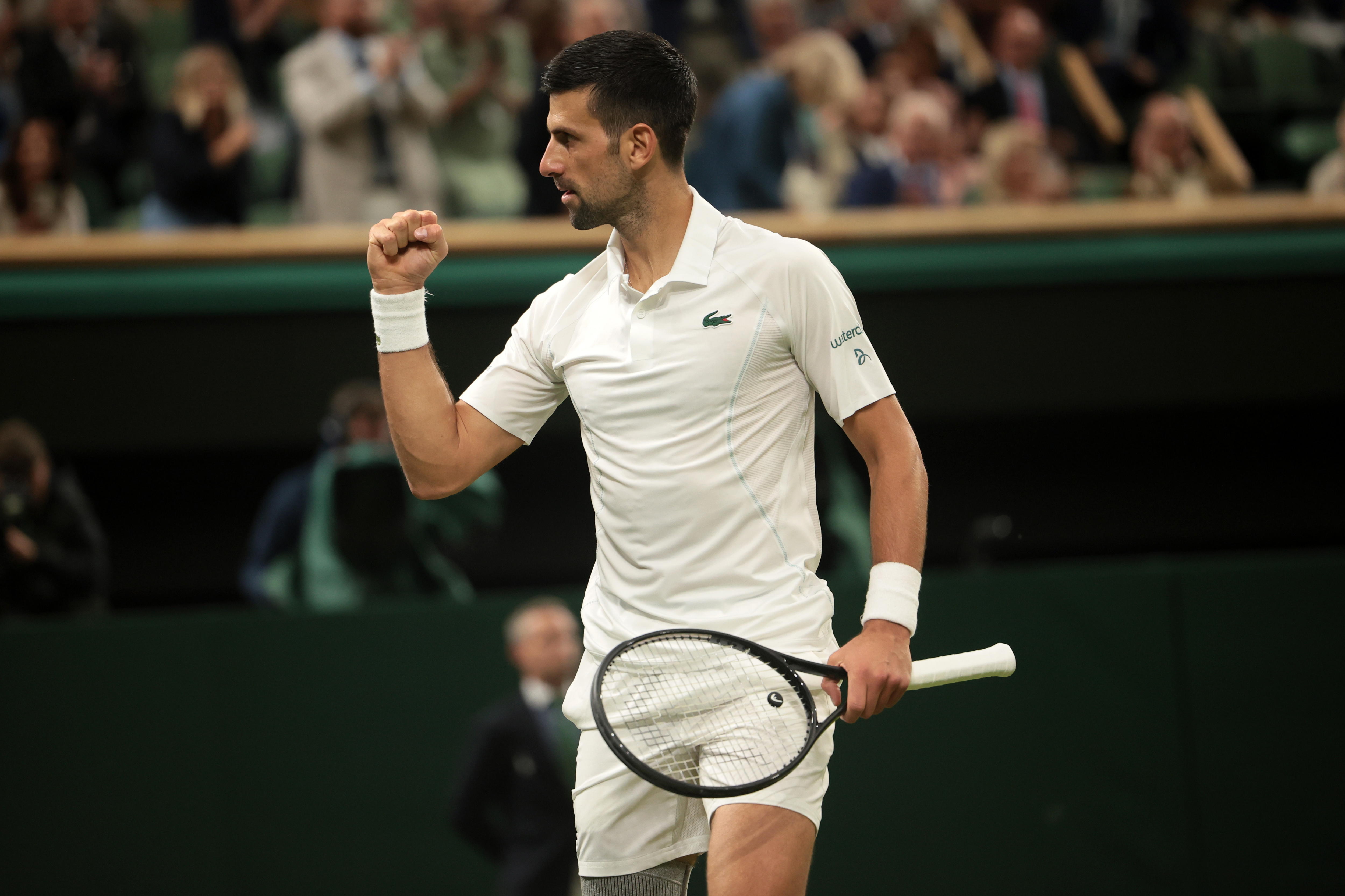 Wimbledon: Djokovic avanzó sin problemas y enfrentará a De Minaur en cuartos de final