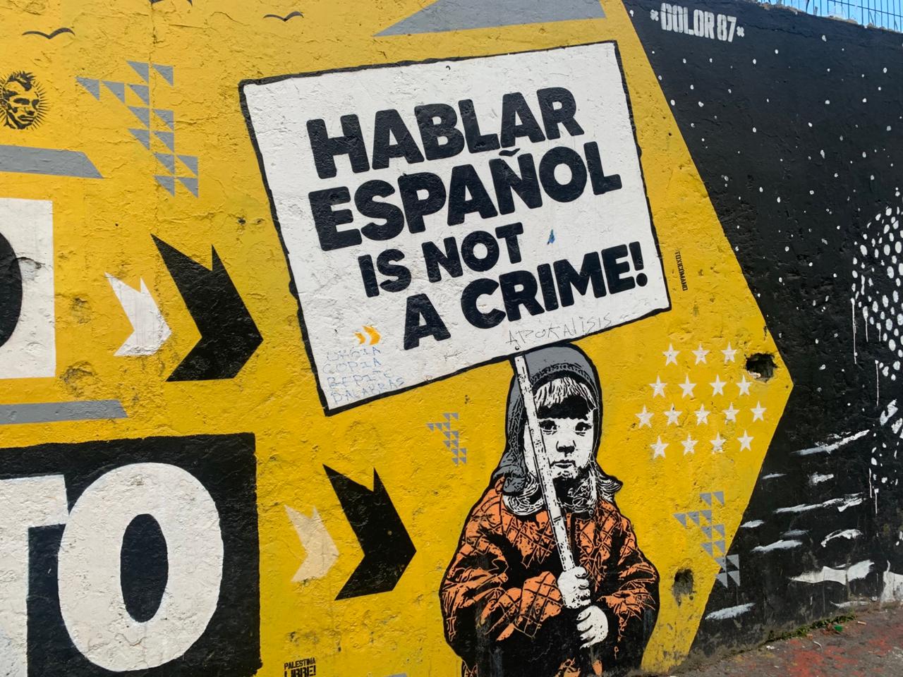 En 2025, Trump emitió una orden ejecutiva que declaraba el inglés como el idioma oficial de su país y puso sobre la mesa la posibilidad de que se eliminara el español de las agencias federales.