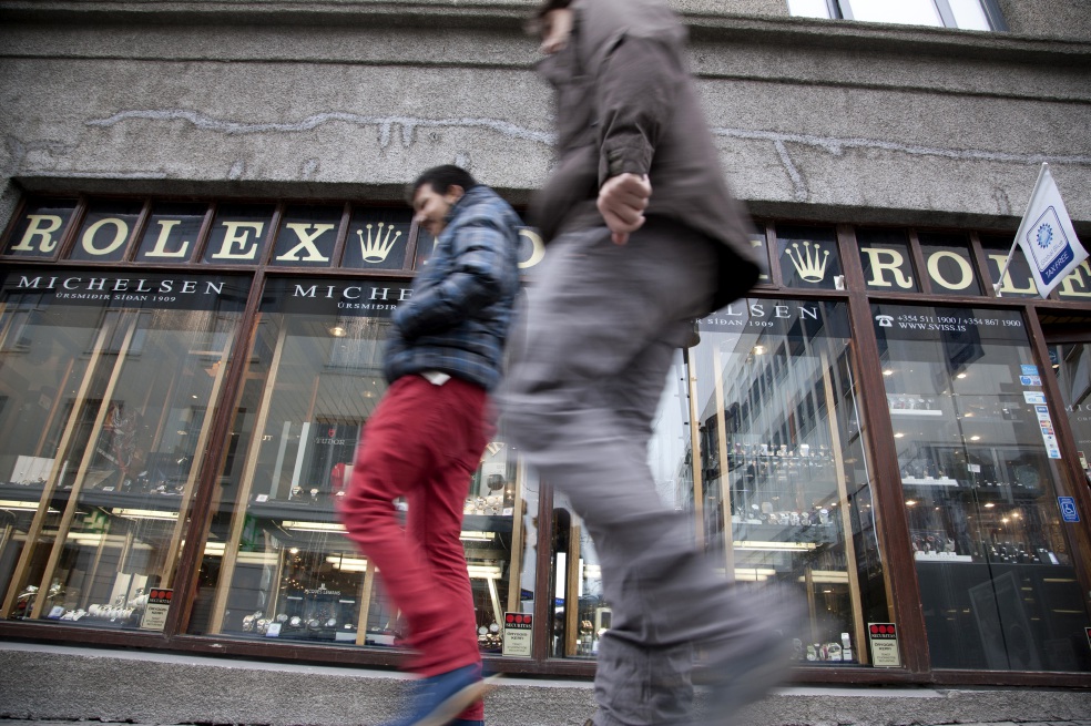 Personas con más dinero piensan que tienen más problemas