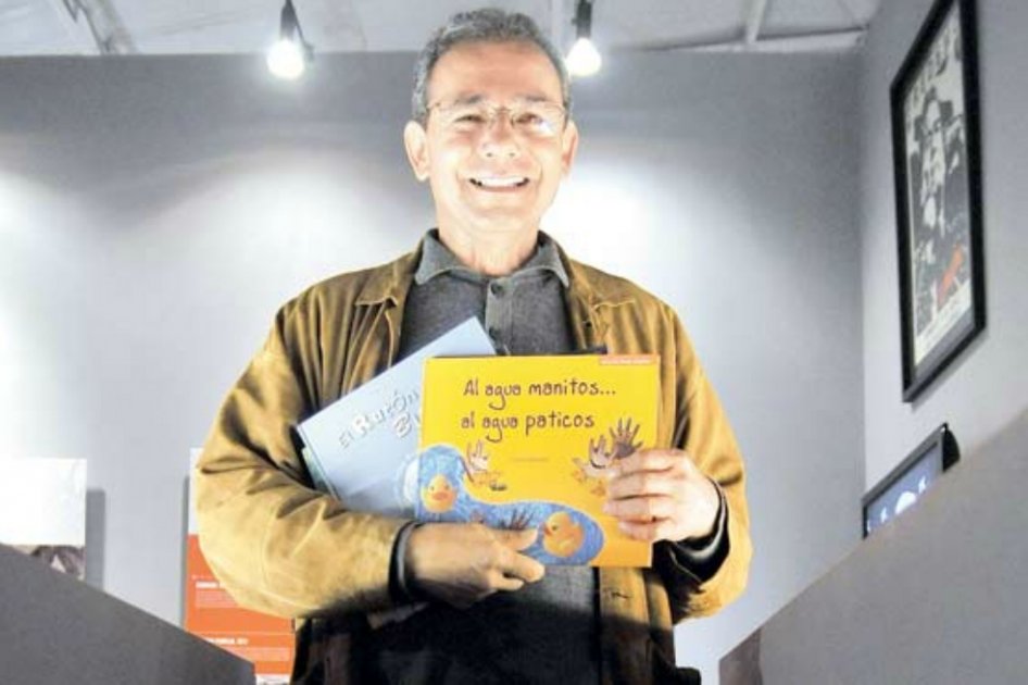 Cuando uno se enamora aumenta el amor por los libros, dice escritor