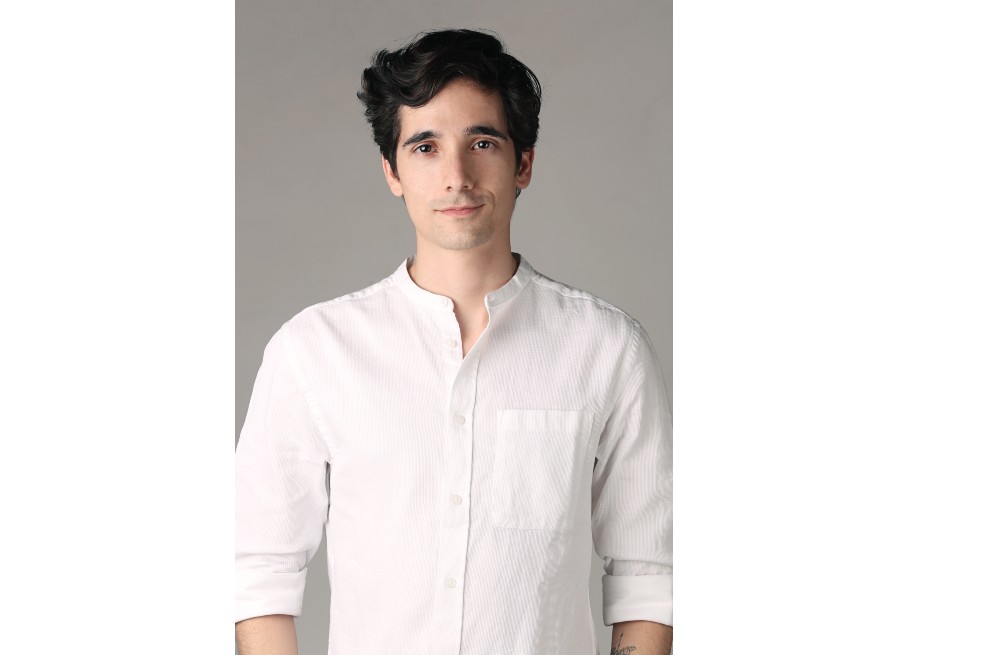 Francisco Restrepo es caleño y se graduó de Filmmaking y Cinematografía en Los Ángeles (EE. UU.).