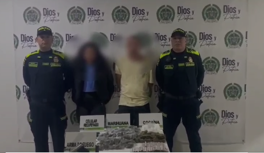 Tras persecución y balacera capturan a pareja de expendedores de drogas en Kennedy
