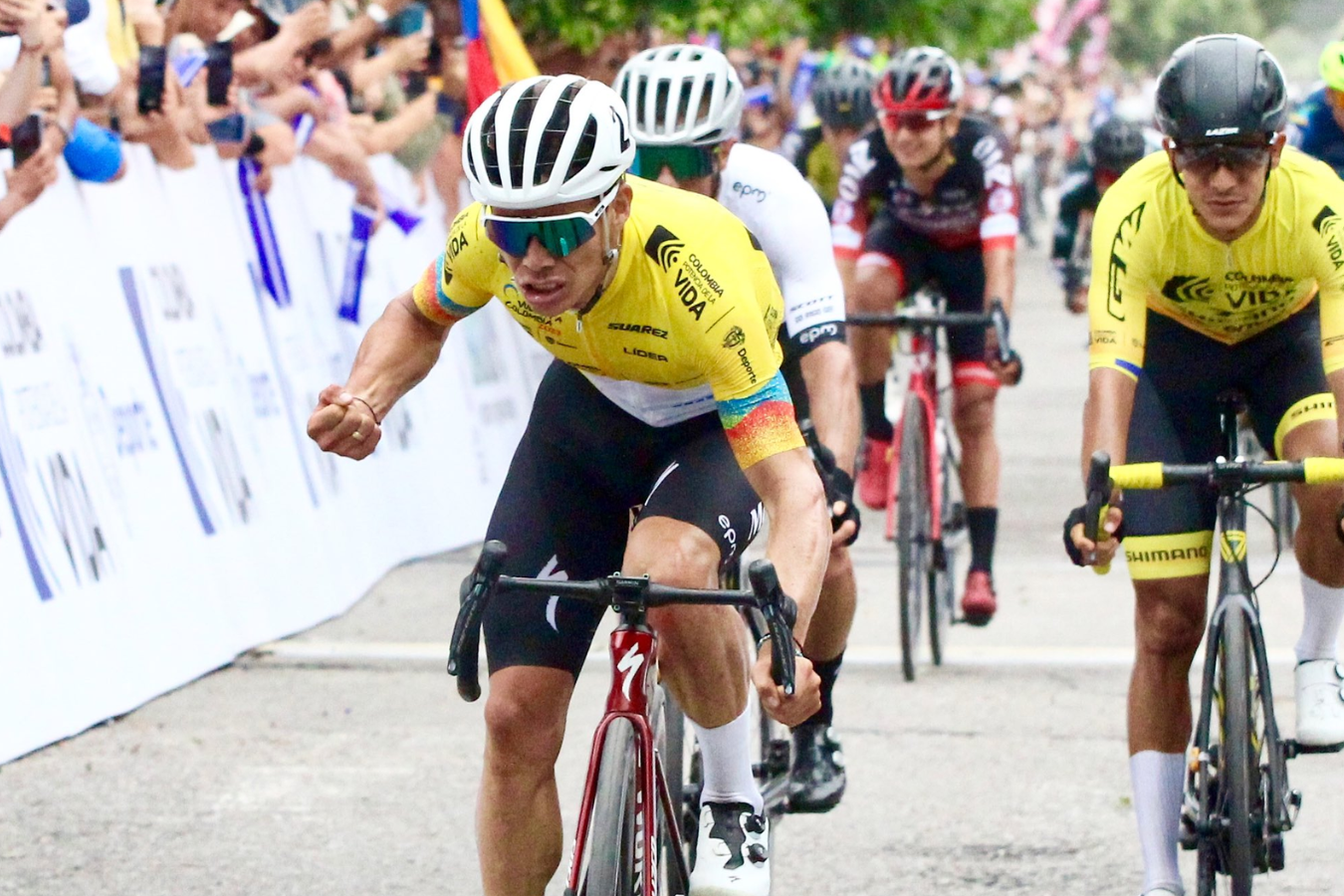 “Superman” López se adjudicó la primera etapa de la Vuelta a Colombia