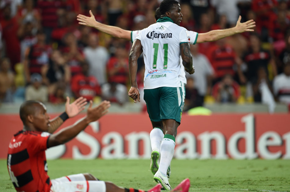 Con Franco Arizala, León venció a Flamengo y avanzó en la Libertadores