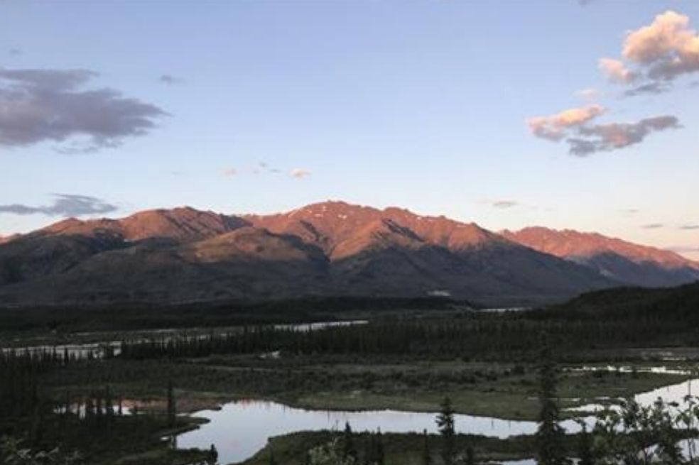 Esta reunión montañosa se extiende por el norte de Alaska.