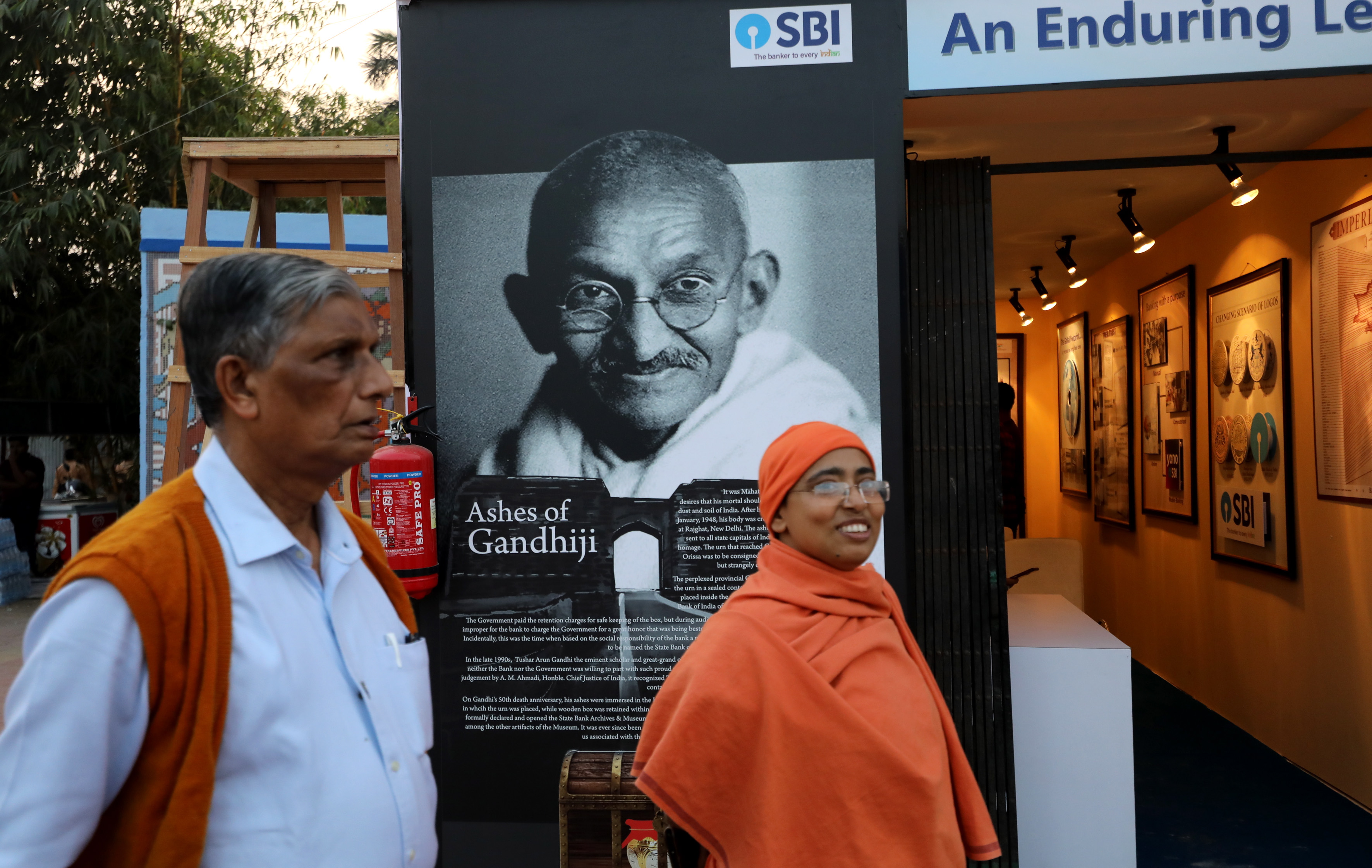 Kolkata (India), 30/01/2023.- A poster of Mahatma Gandhi is displayed at a book booth on his 75th Death Anniversary, at Kolkata International Book Fair, Kolkata, India, 30 January 2023. Martyr's Day is observed annually on 30 January in India to commemorate the death of the father of the nation, Mahatma Gandhi, who was assassinated by Nathuram Vinayak Godse on 30 January 1948. The day is observed as a day of peace and non-violence. EFE/EPA/PIYAL ADHIKARY